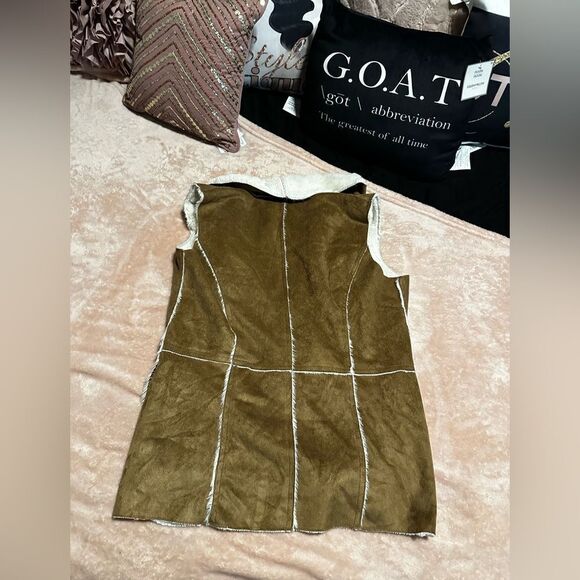 Sherpa and Suede Faux Leather Vest! - Picture 3 of 5